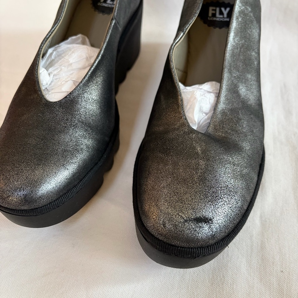 Fly London Women's Beso Metallic Leather Wedge Pumps Size 40 New - Picture 3 of 10